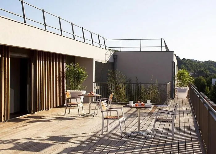 Adonis Lyon Dock Ouest